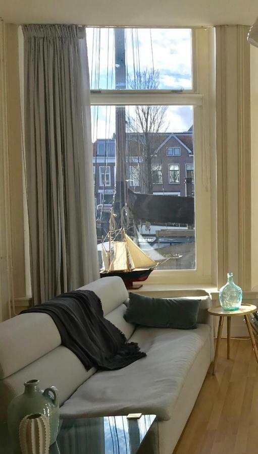 Guesthouse Uit De Kunst Leeuwarden Bagian luar foto